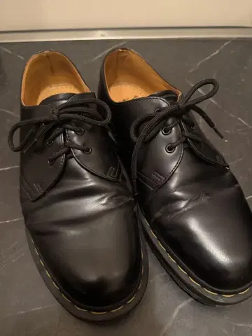 닥터마틴 Dr.Martens 3홀 UK9