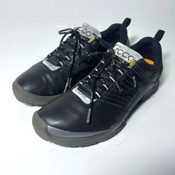 ECCO 에코 BIOM 블랙 가죽 신발 스니커즈