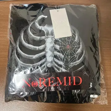 Noremid bone 블랙 후드티