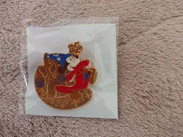 미키마우스 85주년 핀 배지