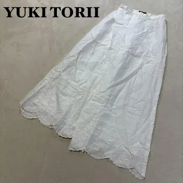 [ 가격 인하 ] YUKI TORII 화이트 롱 플레어 스커트
