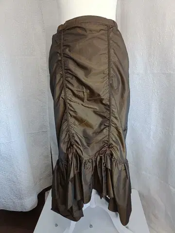 브라운, 화려한 머메이드 스커트 타쿠야