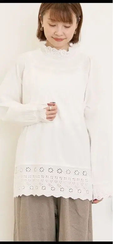 사만사 모스모스 스캘럽 레이스 블라우스 오프 프리 사이즈