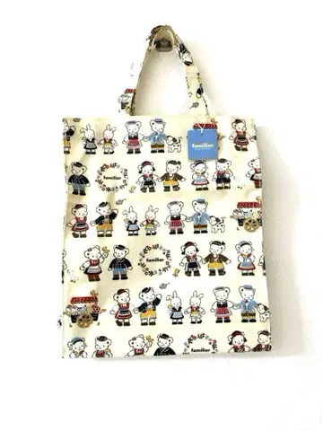 새상품 미사용 택 포함 파미리아 비닐백 토트백