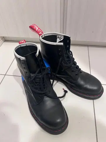 닥터마틴 x The who 콜라보