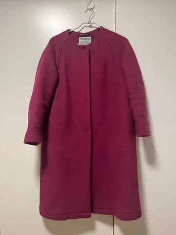 LONDON Tradition 마젠타 노카라 롱 코트 32