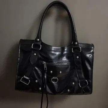 SLY STUDS BIG HAND 백 블랙