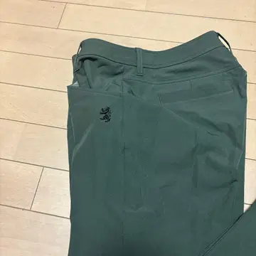 다크 그린 스트레이트 레그 팬츠