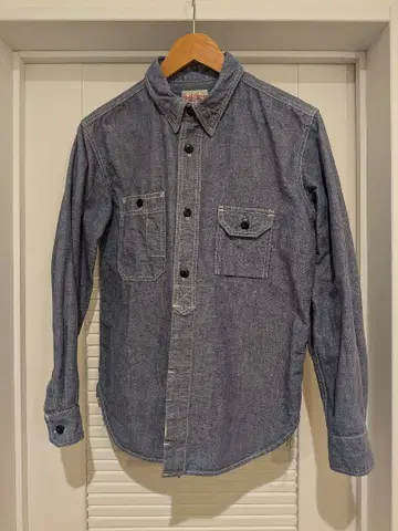 STUDIO D'ARTISAN 샴브레이 워크 셔츠 (백 스텐실)