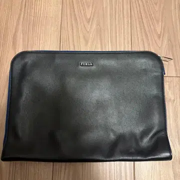 FURLA 블랙 가죽 클러치백