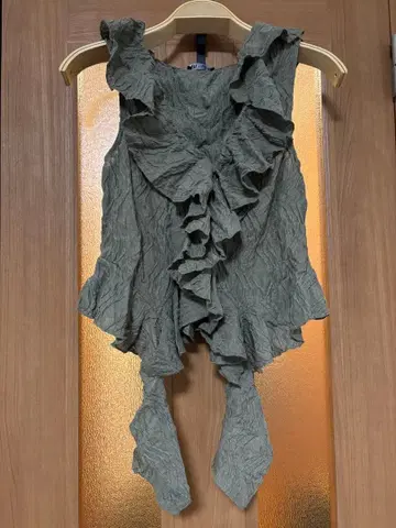 [ ZARA ] 슬리브리스 상의