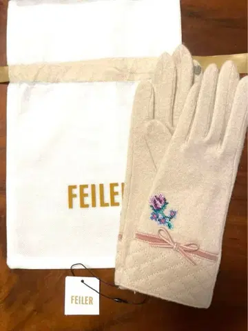 [ 새상품 미사용 ] FEILER 장갑 로맨스그로브 자수