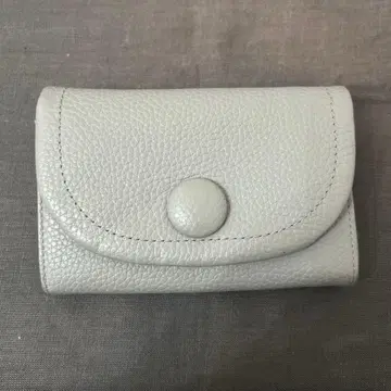 질스튜어트 접이식 지갑 그레이