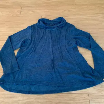 CRESCENT 블루그린 하이넥 긴팔 상의