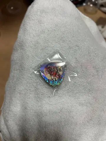 B'z FYOP 2025 가챠가챠 핀 배지