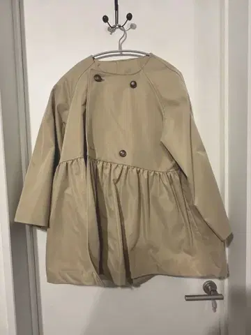 coca 베이지 트렌치코트