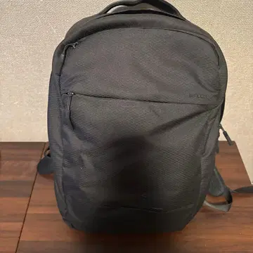 incace 블랙 백팩