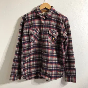 STONE HEAD 네이비 x 레드 x 베이지 체크 무늬 플란넬 셔츠