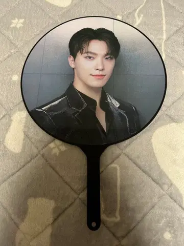 SEVENTEEN RIGHT HERE DINO 디노 부채