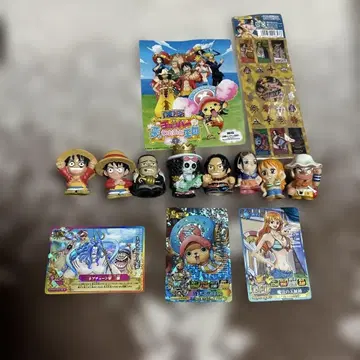 원피스 피규어 세트와 카드