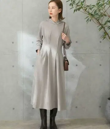 URBAN RESEARCH ROSSO 허리 마크 플레어 후드티 원피스