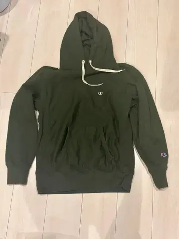 Champion 올리브 그린 후드 부착 후드티