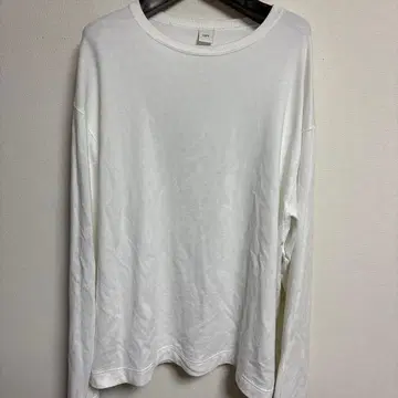 OVY 화이트 라운드넥 긴팔 티셔츠