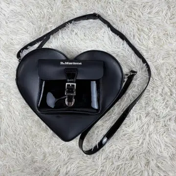 닥터마틴 하트 숄더백 백팩 2way