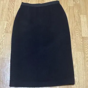 노리즈 알파카 타이트 스커트