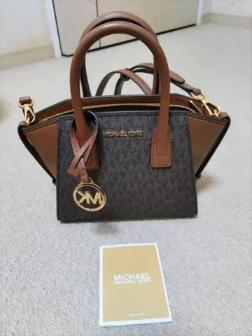 미사용 마이클코어스 새첼 엑스트라 스몰 MK 시그니처