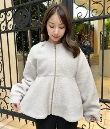 CELFORD 보아 페플럼 자켓 라이트 그레이