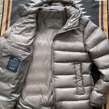컨디션 최상 헤르노 다운 자켓 L 사이즈 절개 육중한 울트라 웜