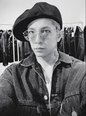 쿠티 데님 자켓 kj 착용