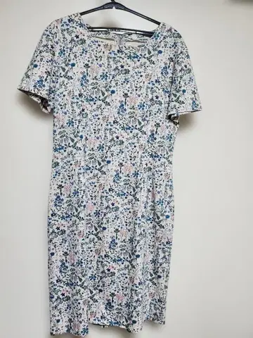 꽃무늬 반팔 무릎 기장 원피스 9AR