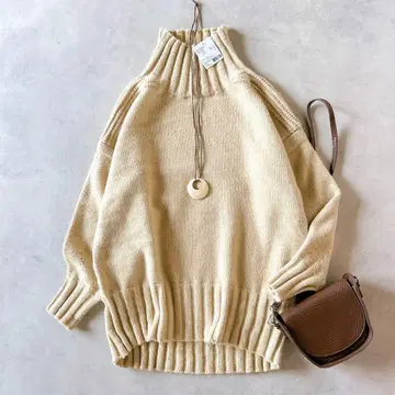 미사용 택 포함 정가 1.3만 엠마 테일러 울 촉촉 터틀넥 니트