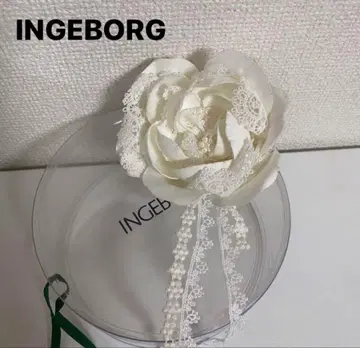 INGEBORG 레이스 까멜리아 코사지 화이트