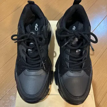 오리엔탈 트래픽 스니커즈