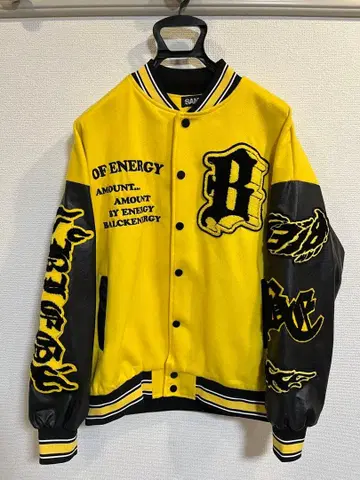 SANTO 바시티 자켓 (JO1 시로이와 루키 착용)