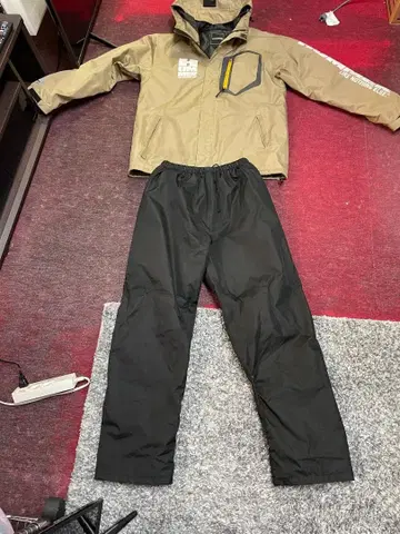 윈터 수트 L 사이즈 HUMMER HM-3600 베이지  고무