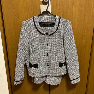 트위드 리본 포함 자켓과 스커트 세트