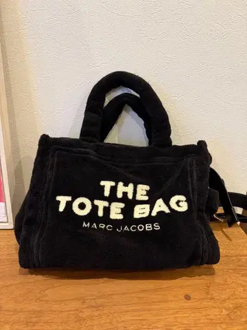 MARC JACOBS 파일 토트백