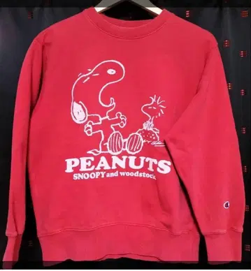 SNOOPY 챔피온 리버스 위브풍 맨투맨