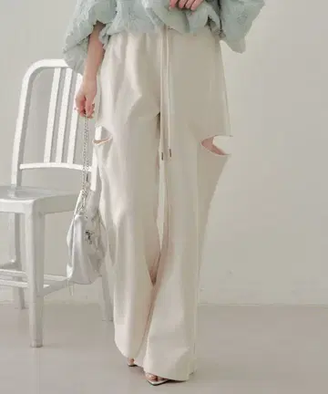 Chico 사이드 슬릿 피그먼트 스웨트 팬츠 화이트 (0 사이즈)