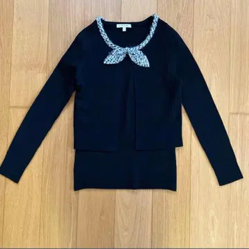 폴카 가디건과 프렌치 슬리브 니트 셋업