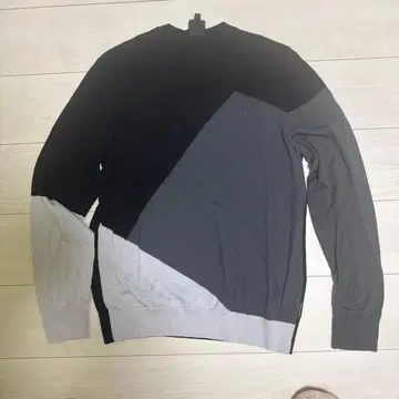 Armani Exchange V넥 스웨터 L 블랙 그레이