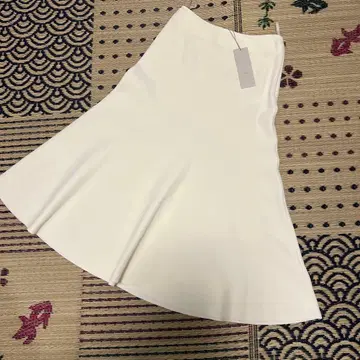 [택 포함 미사용 새상품] EPOCA 플레어 롱 스커트 화이트 40