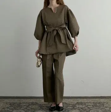 2way 팽창 자카드 리본 페플럼 블라우스 & 테이퍼드 팬츠 세트