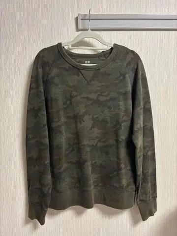 UNIQLO 카모 패턴 맨투맨 S