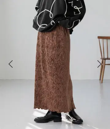 새상품 LOWRYS FARM 샤이니 벨로아 타이트 스커트