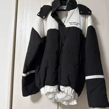 ENVYM 다운 자켓 블랙 화이트